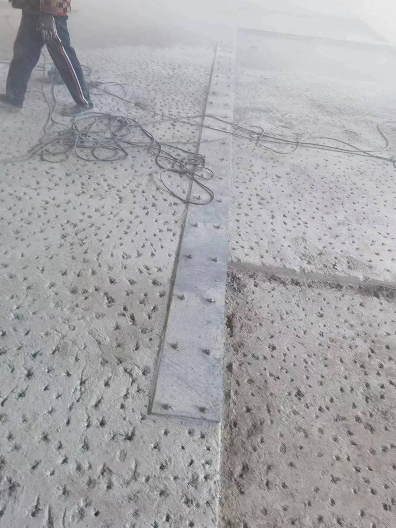 海港厂房地面加固