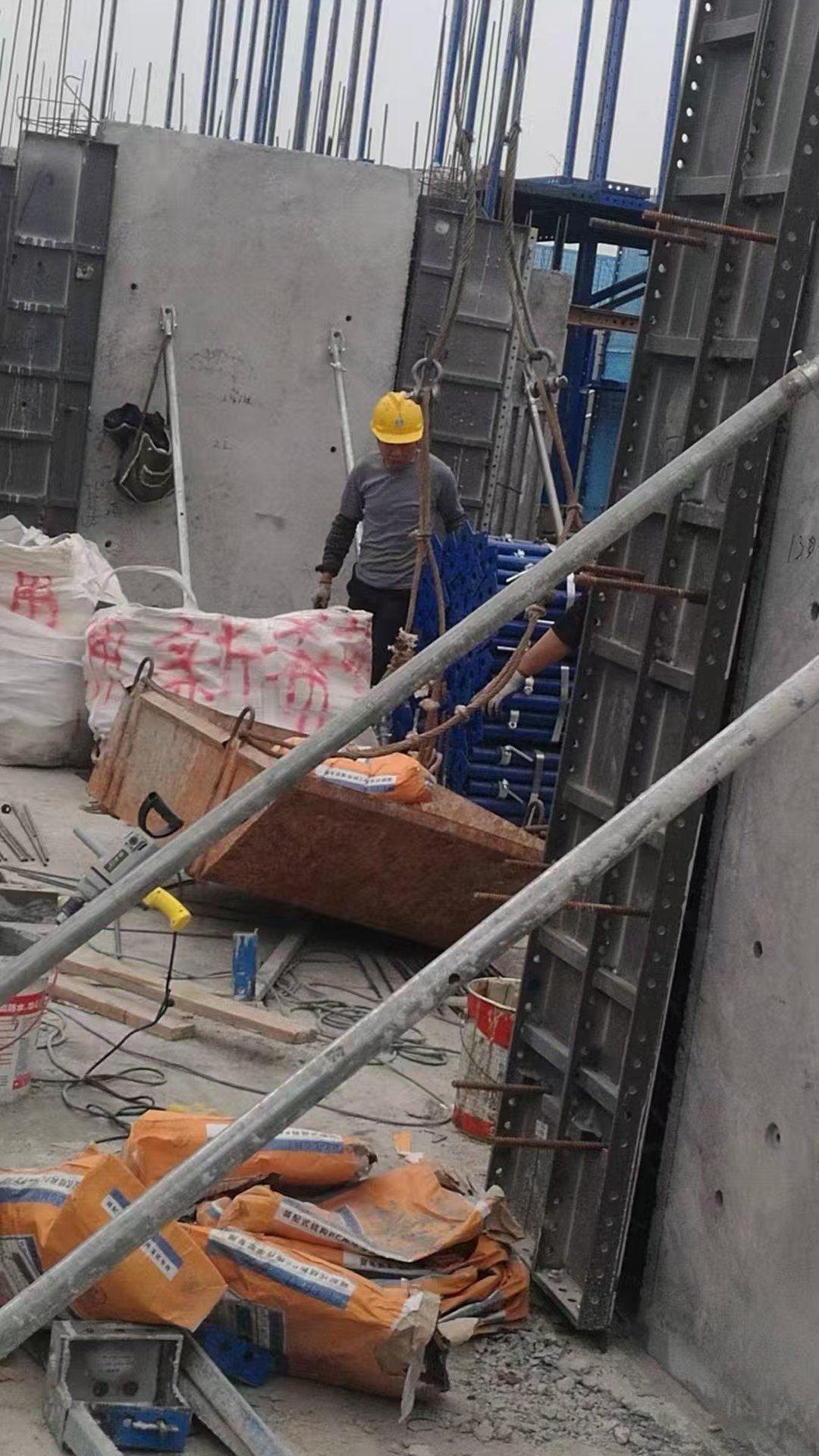 海港建筑改造和加固的关系